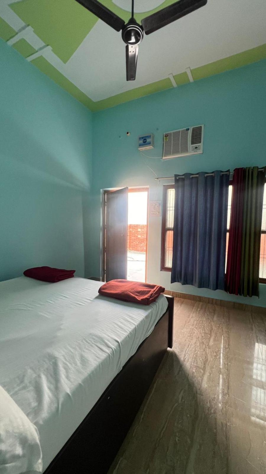 Hotel Vijay Palace Ayodhya Kültér fotó