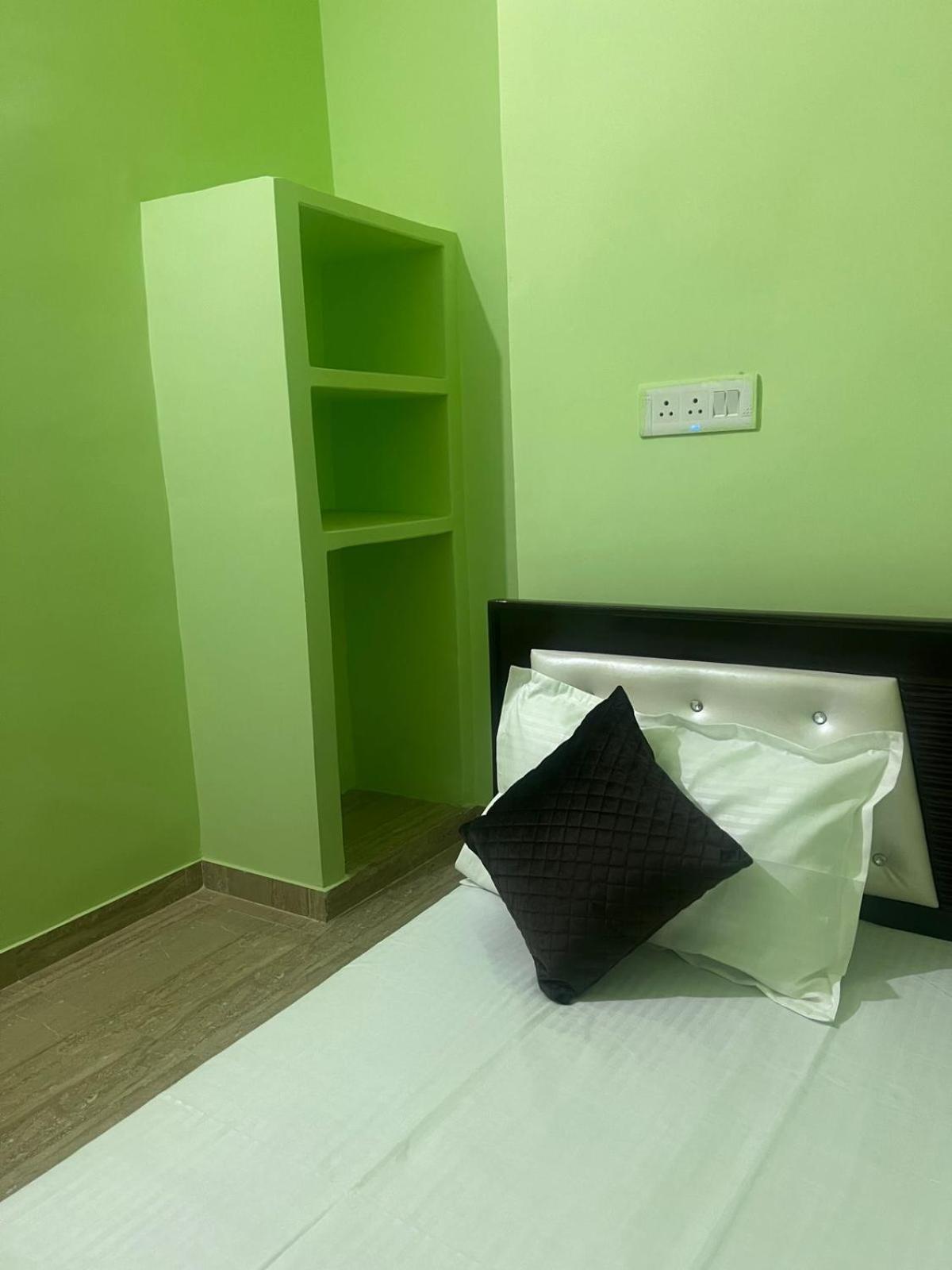 Hotel Vijay Palace Ayodhya Kültér fotó